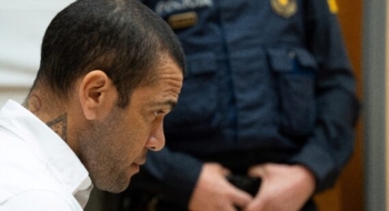 Em julgamento, mulher reafirma ter sido estuprada por Daniel Alves